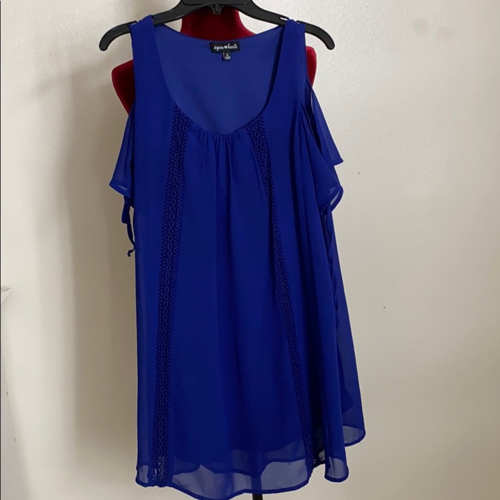 Blue short dress